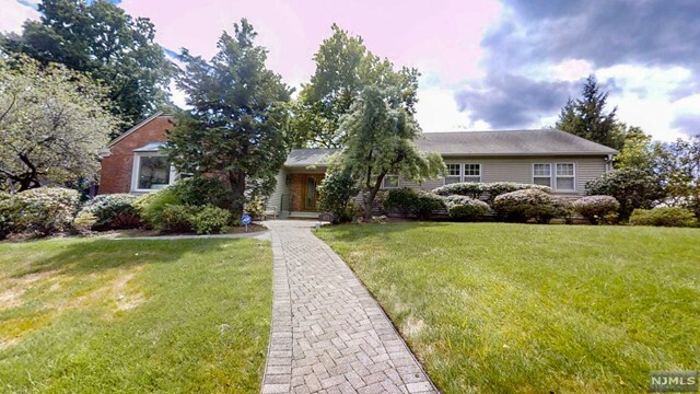 Property Photo:  671 East Drive  NJ 07649 