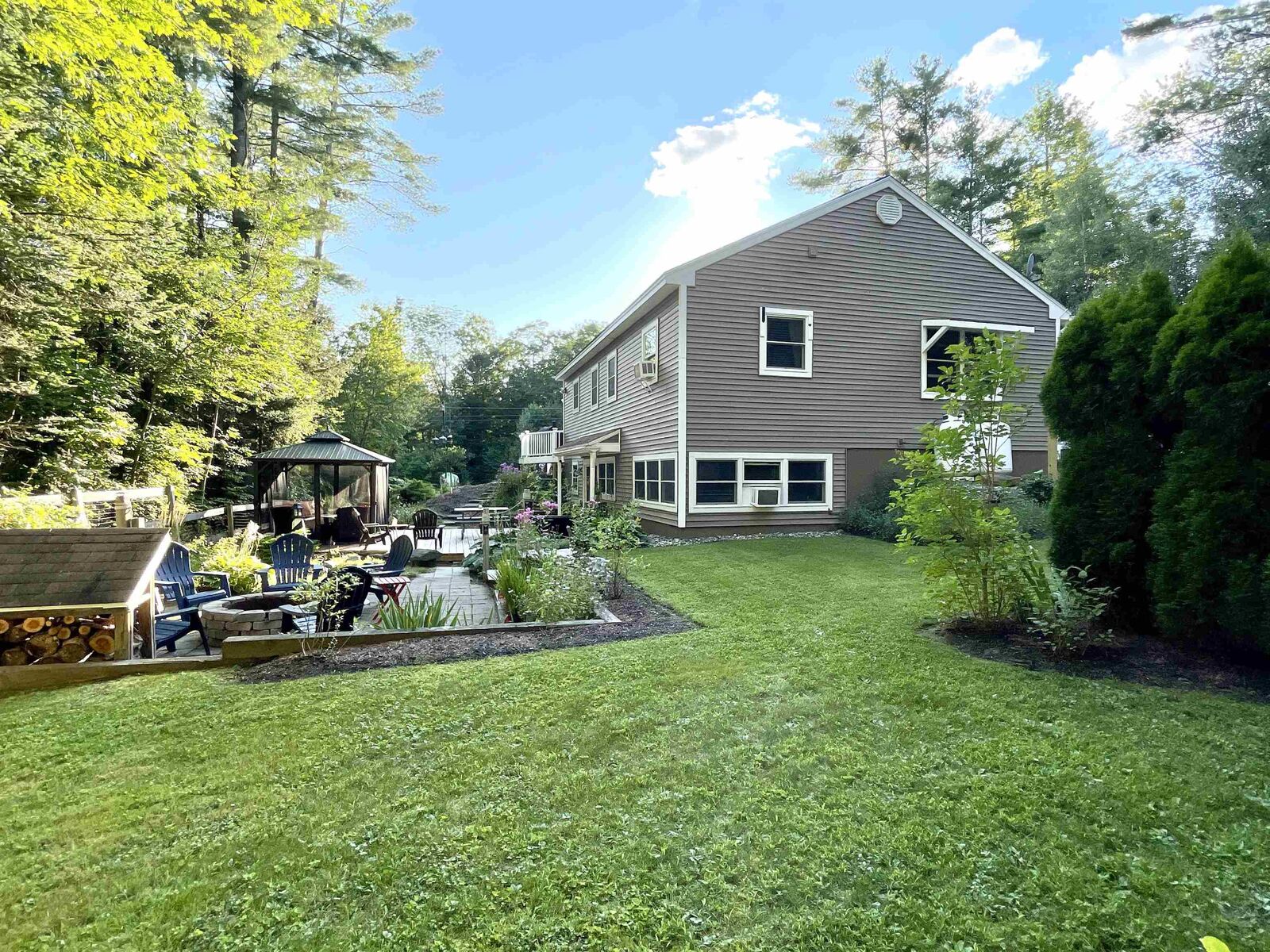 Property Photo:  46 Cider Mill Road  NH 03741 