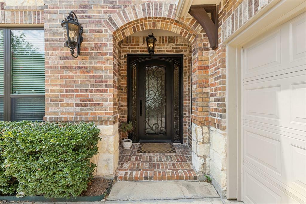 Property Photo:  612 University Drive  TX 75013 