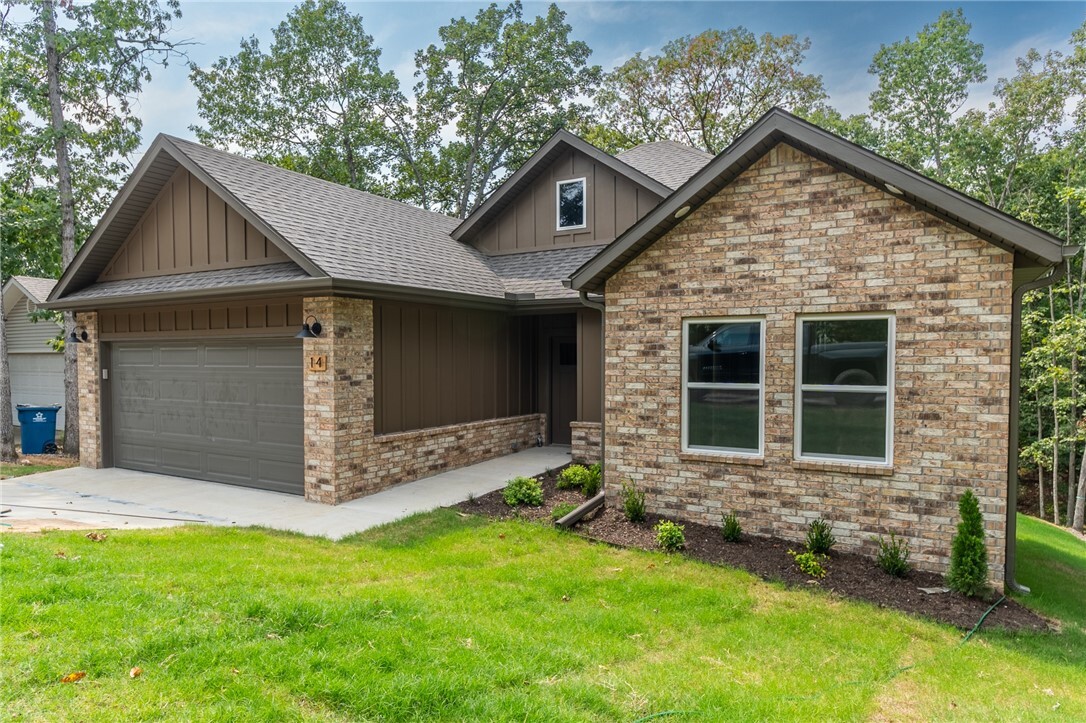 Property Photo: 14 Laceby Lane AR 72714