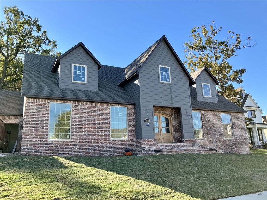 Property Photo: 312 N Ainsley Loop AR 72704