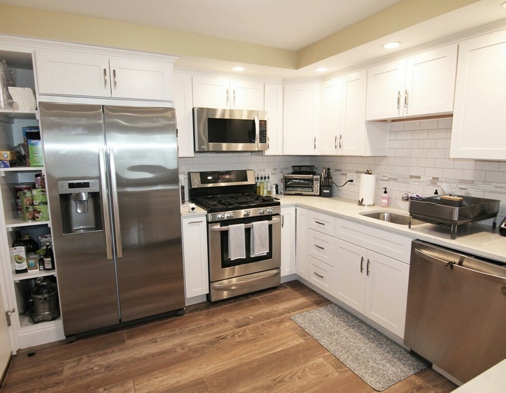 Property Photo:  354 Market Street 20  MA 02135 