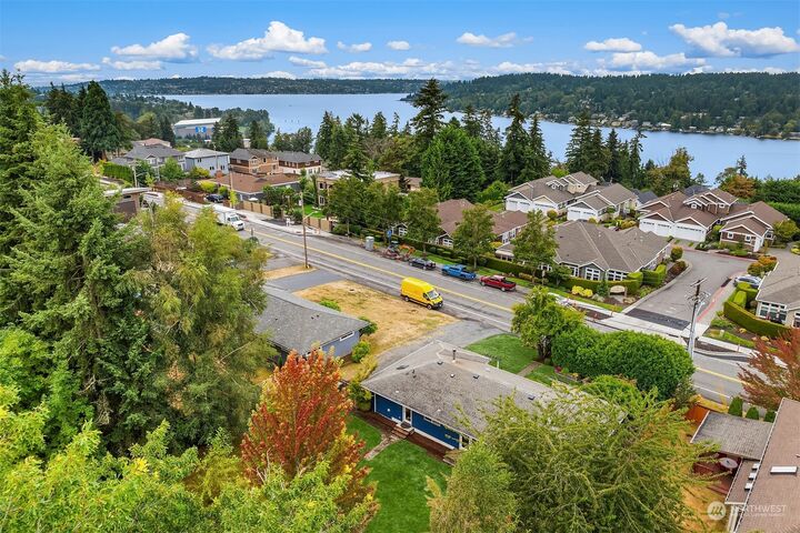 Property Photo:  6442  112th Avenue SE  WA 98006 