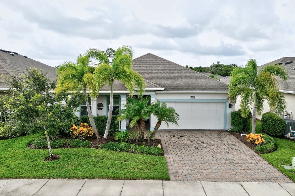 Property Photo:  6137 Long Leaf Lane  FL 32966 