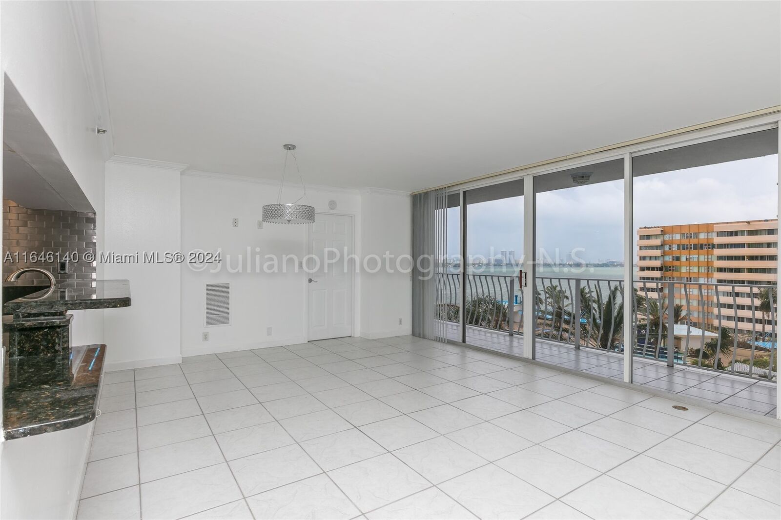 Property Photo:  7601 E Treasure Dr 824  FL 33141 
