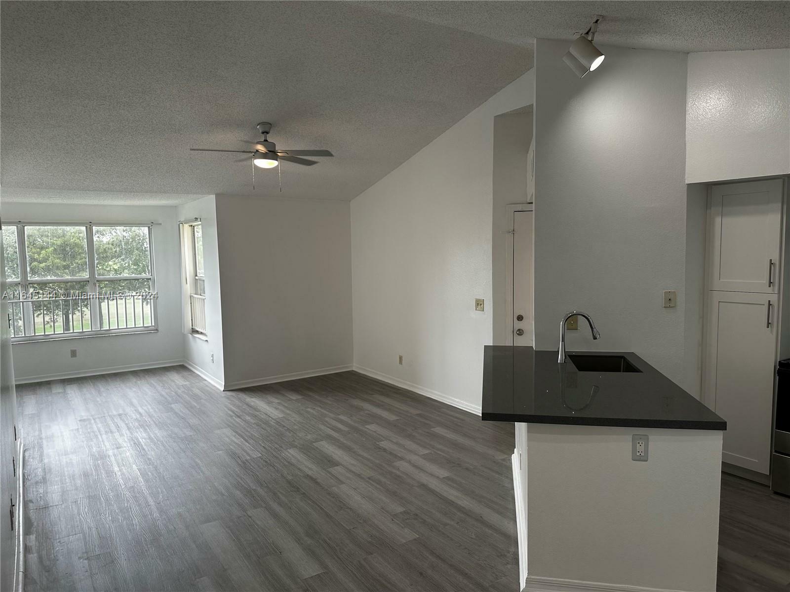 Property Photo:  457 Vista Isles Dr 2122  FL 33325 