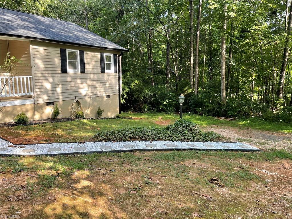 Property Photo:  989 Stanton Road  NC 27370 