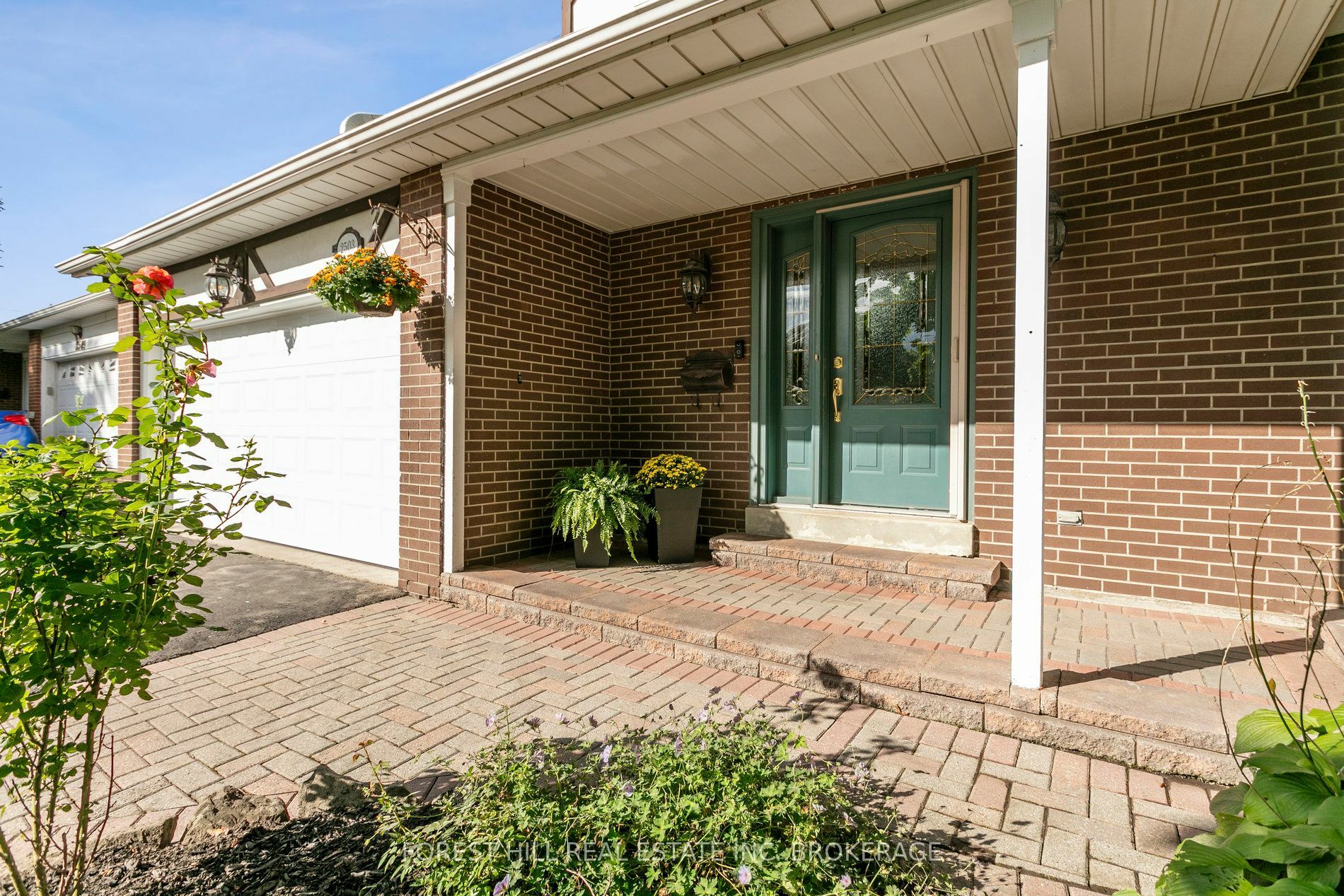 Property Photo:  2503 Renzoni Rd  ON L5K 1W8 