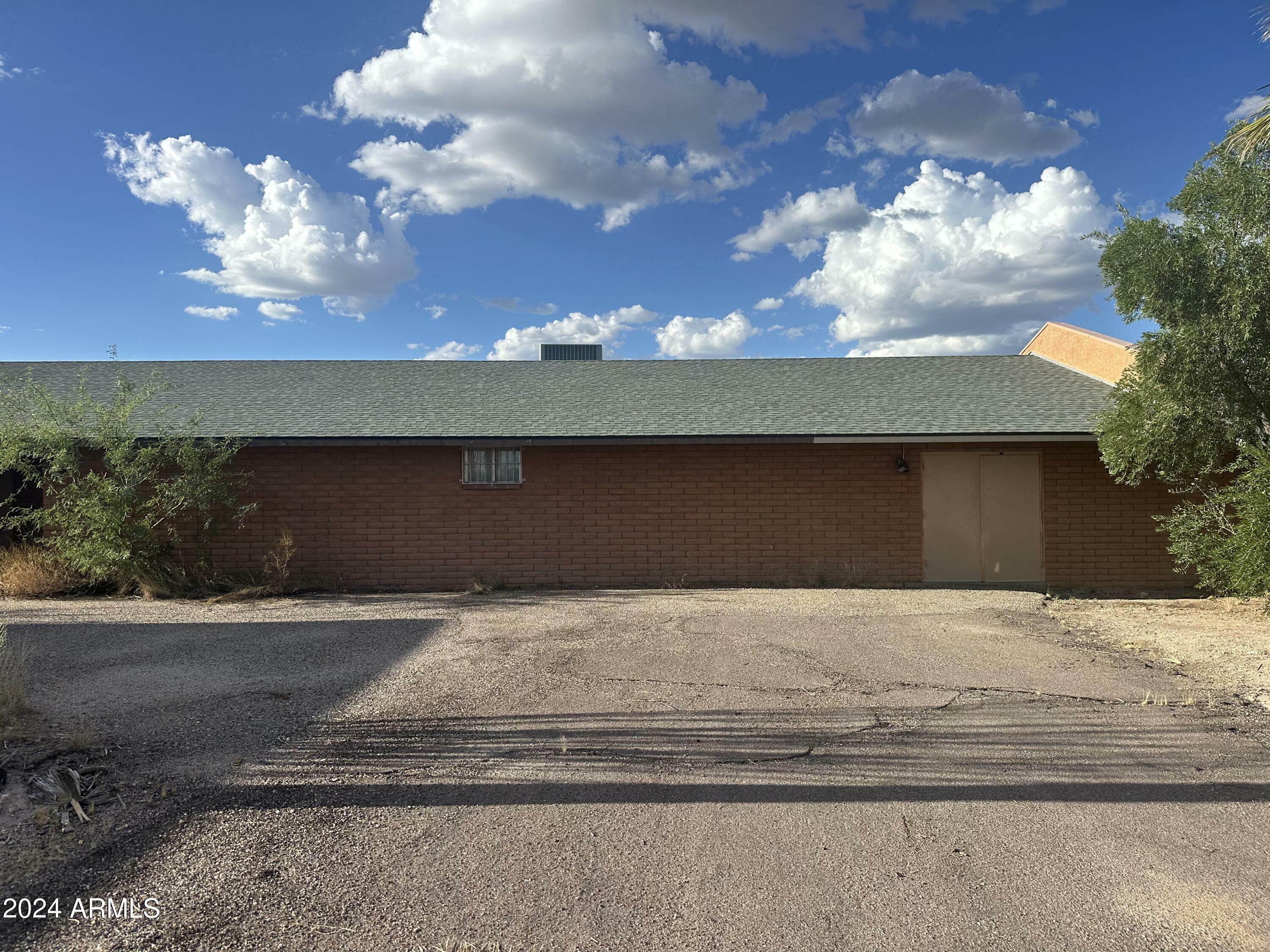 Property Photo:  1880 W Yucca Drive  AZ 85390 