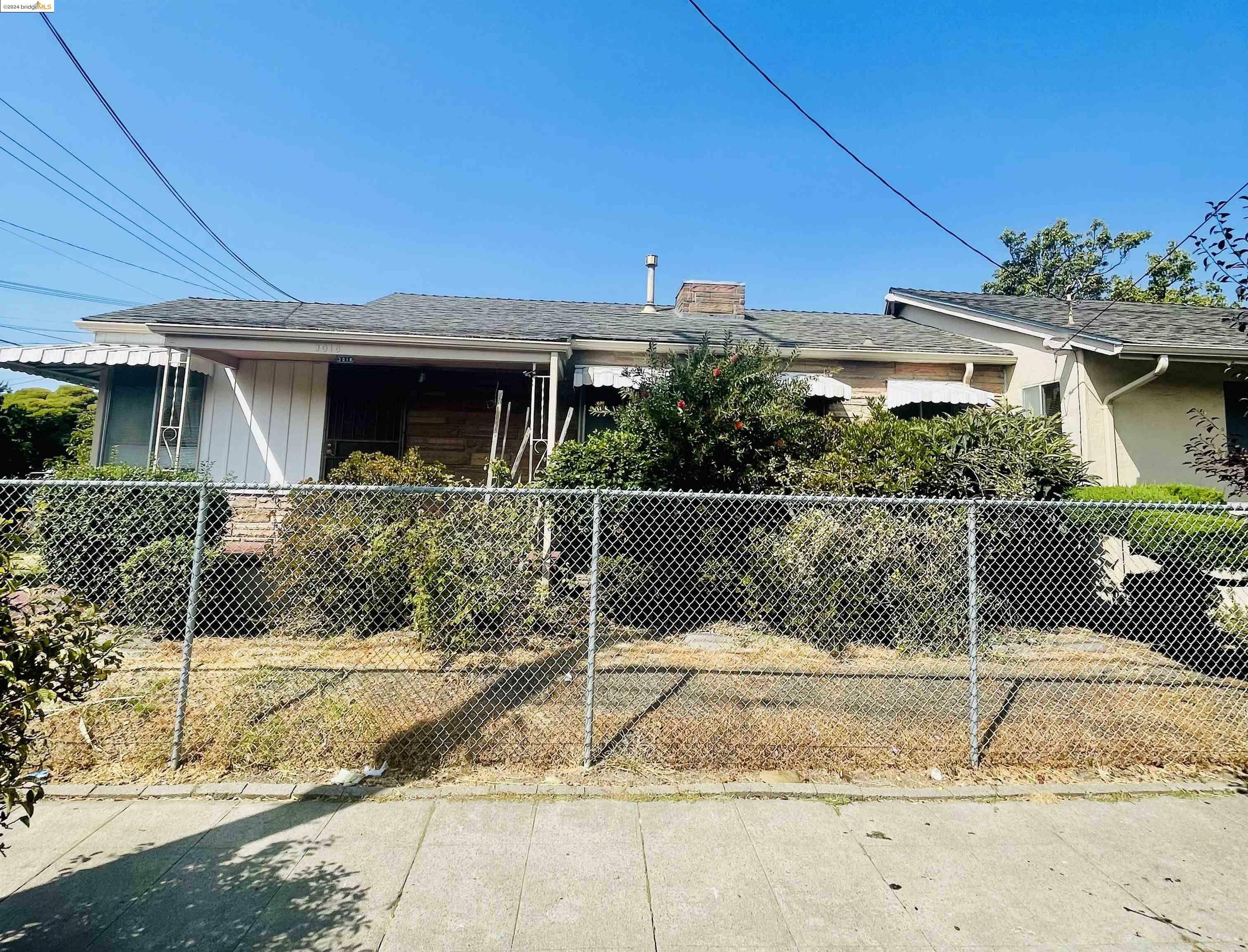 Property Photo:  3018 Mabel St  CA 94702 