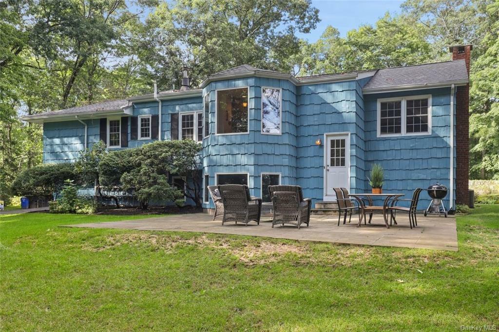 Property Photo:  23 Surrey Lane  NY 10562 