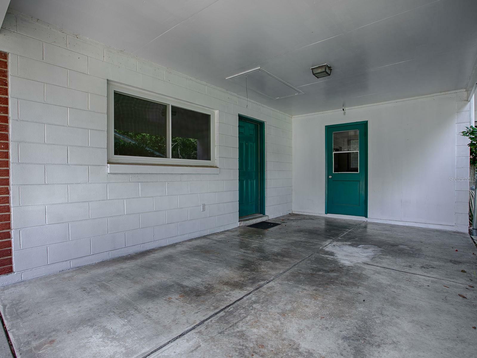 Property Photo:  207 N Truett Street  FL 34748 