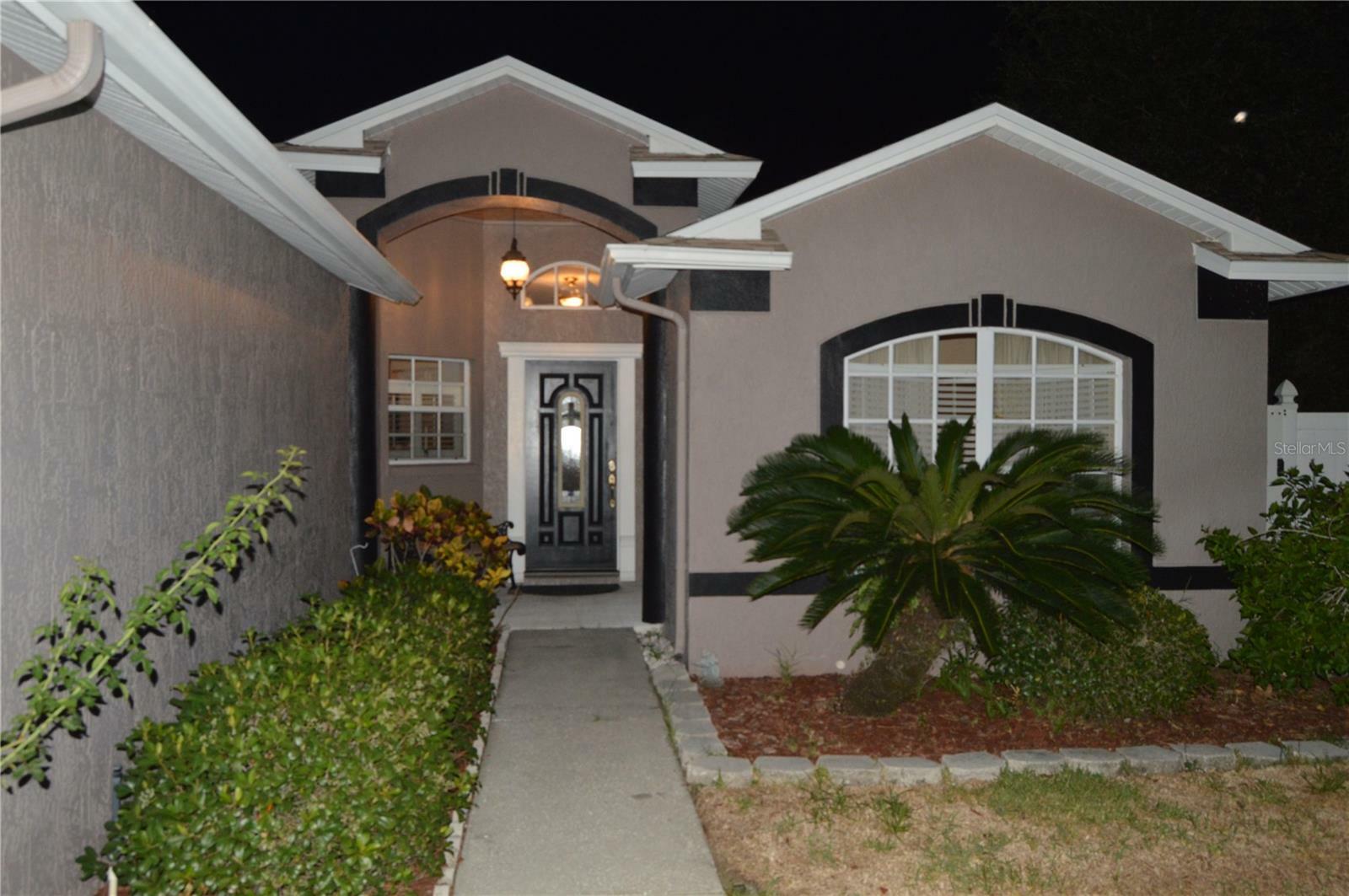 Property Photo:  1412 Watermill Circle  FL 34689 