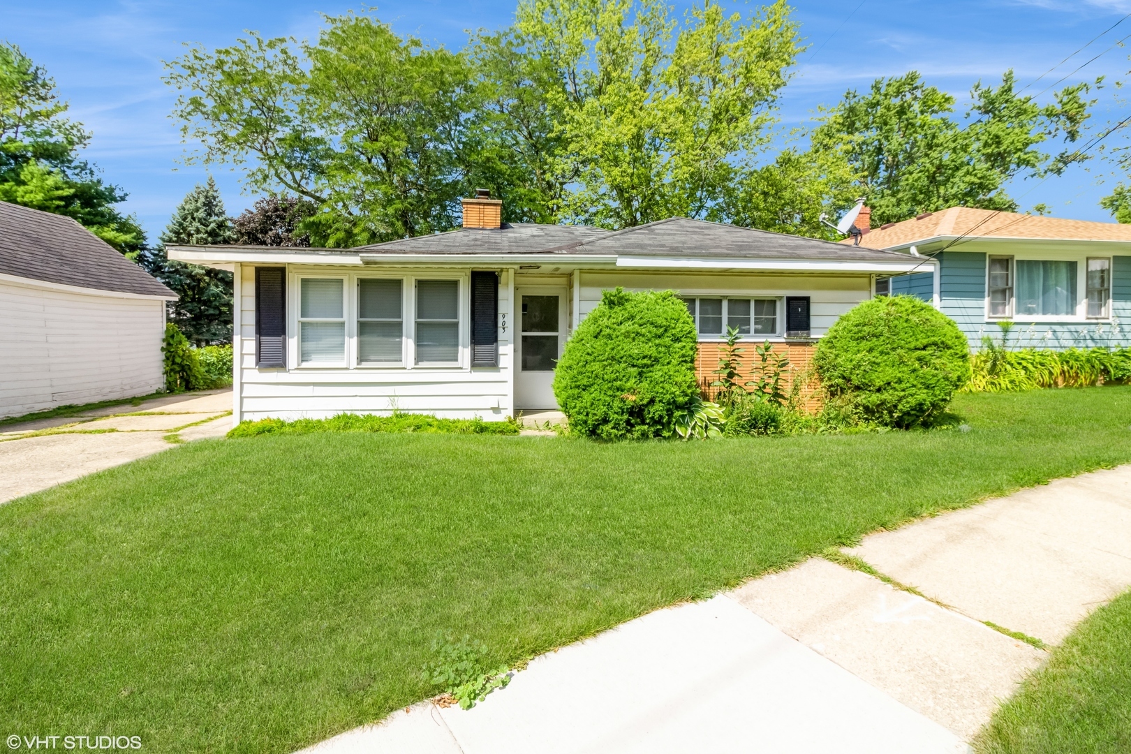 Property Photo:  903 N 13th Street  IL 60115 