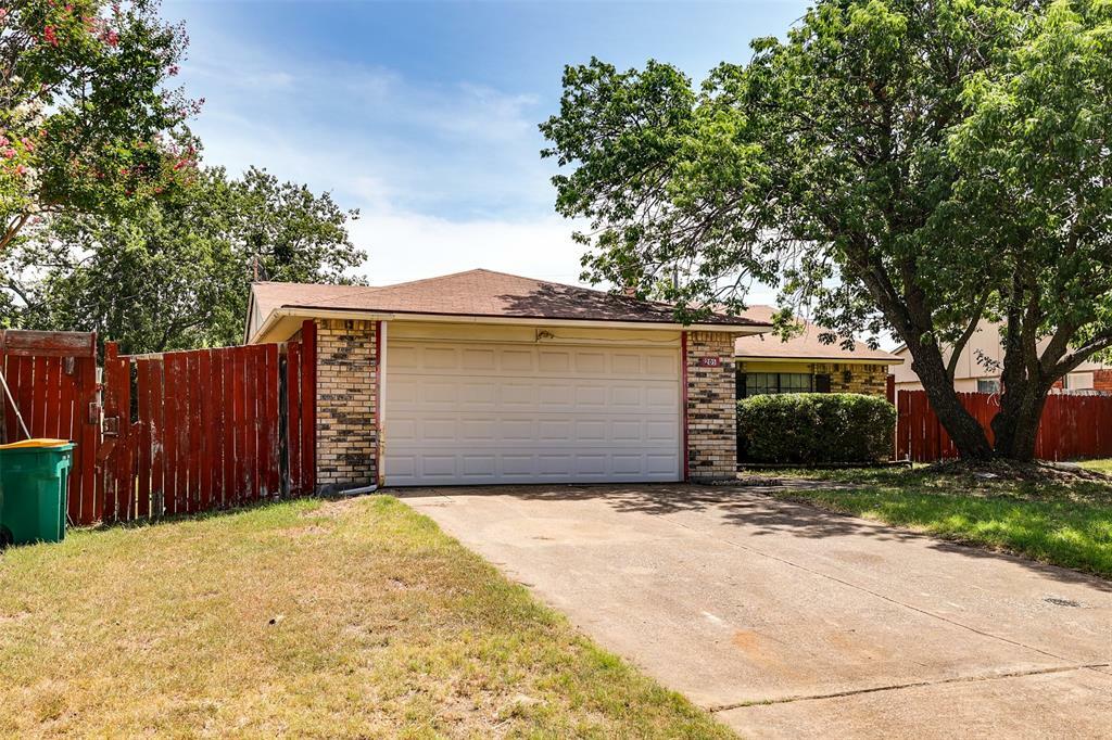 Property Photo:  205 Whitney Street  TX 75104 