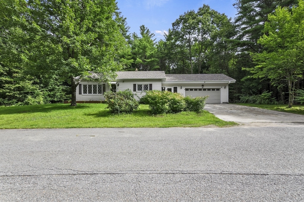 Property Photo: 8 Graves Avenue MA 01436