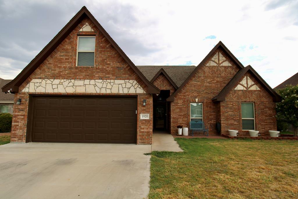 Property Photo:  1925 Pine Valley St  TX 76904 