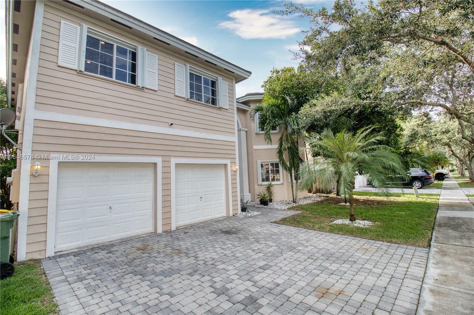 Property Photo:  362 NE 30th Ave  FL 33033 