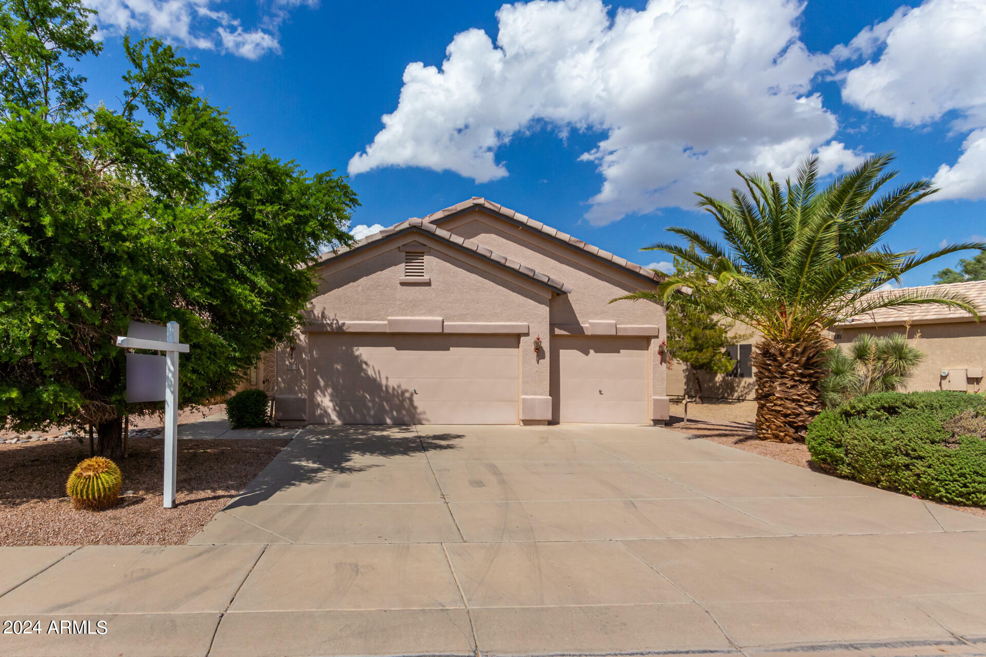 Property Photo:  1112 E Winged Foot Drive  AZ 85249 