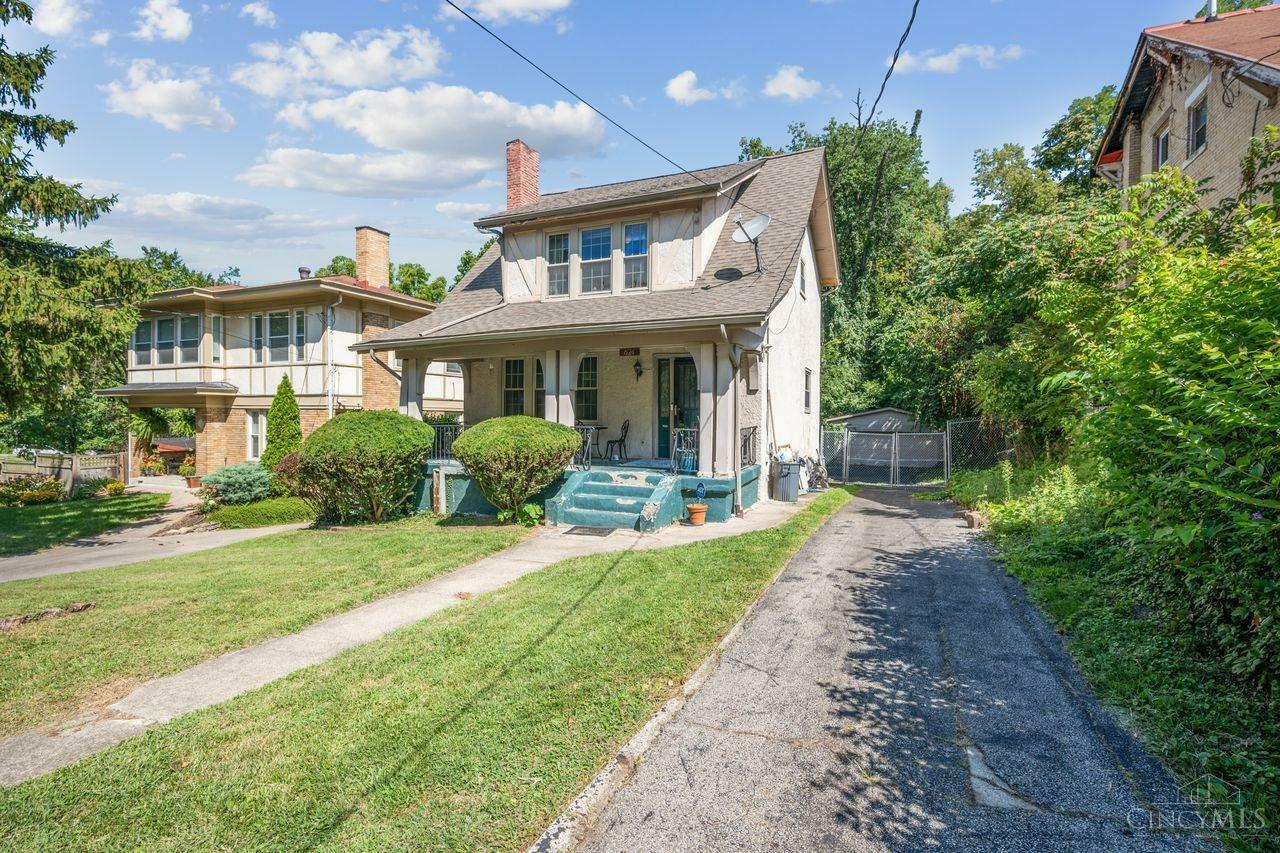 Property Photo:  624 Greenwood Ave  OH 45229 