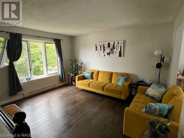 Photo de la propriété:  812 Bradford Street  ON N0H 2C4 