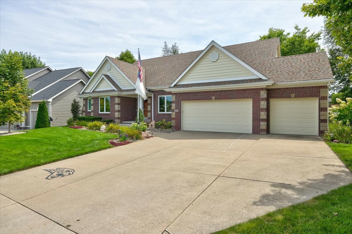 Property Photo: 411 NE 28th Street IA 50021