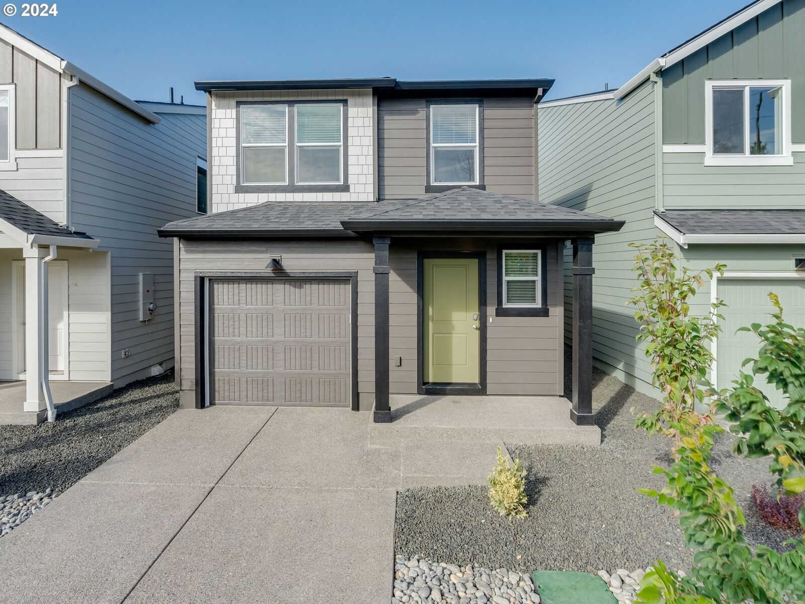 Property Photo:  10374 NE 46th St  WA 98682 