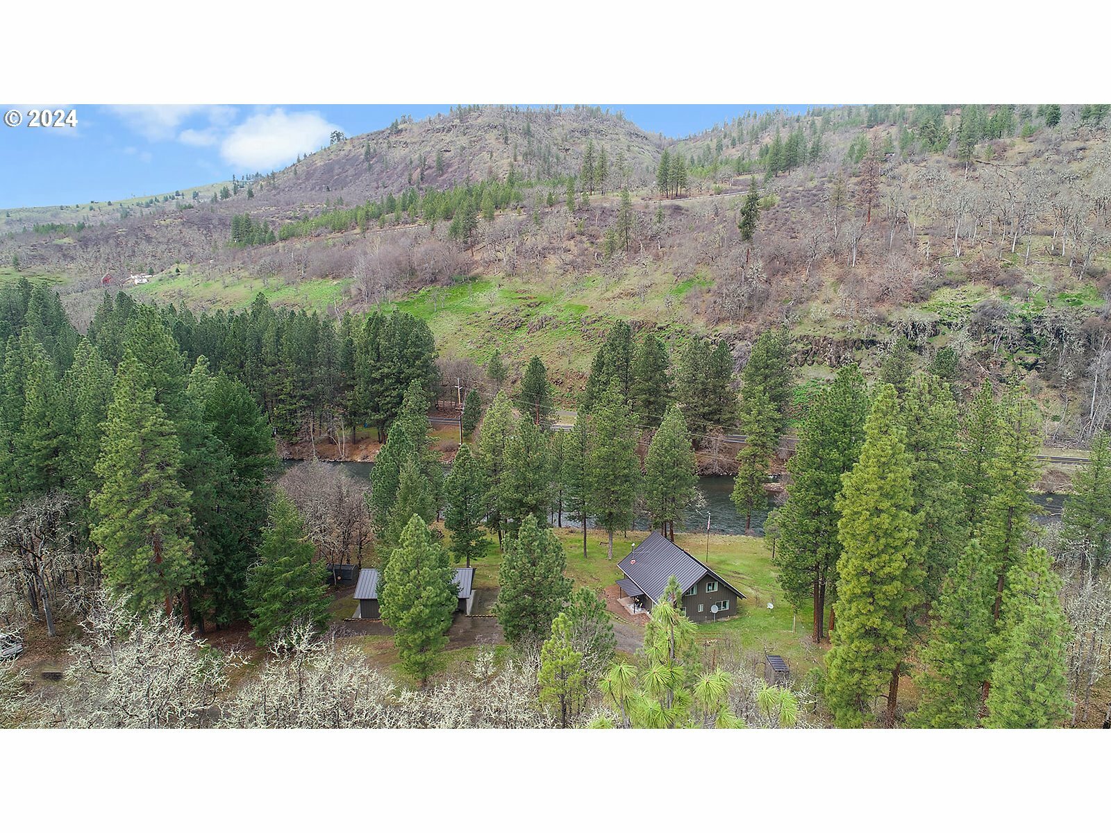 Property Photo:  17 Steelhead Dr  WA 98628 