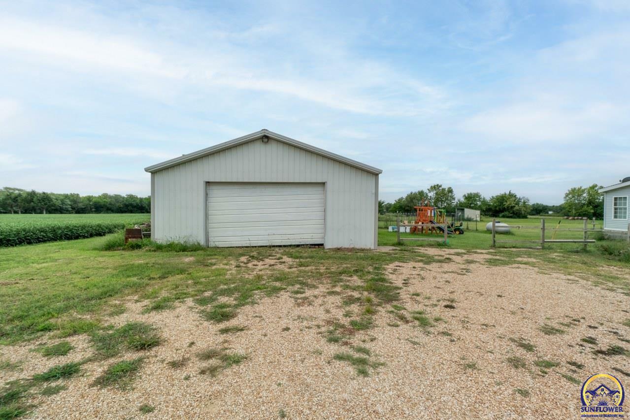 Property Photo:  2233 SE 85th St  KS 66409 