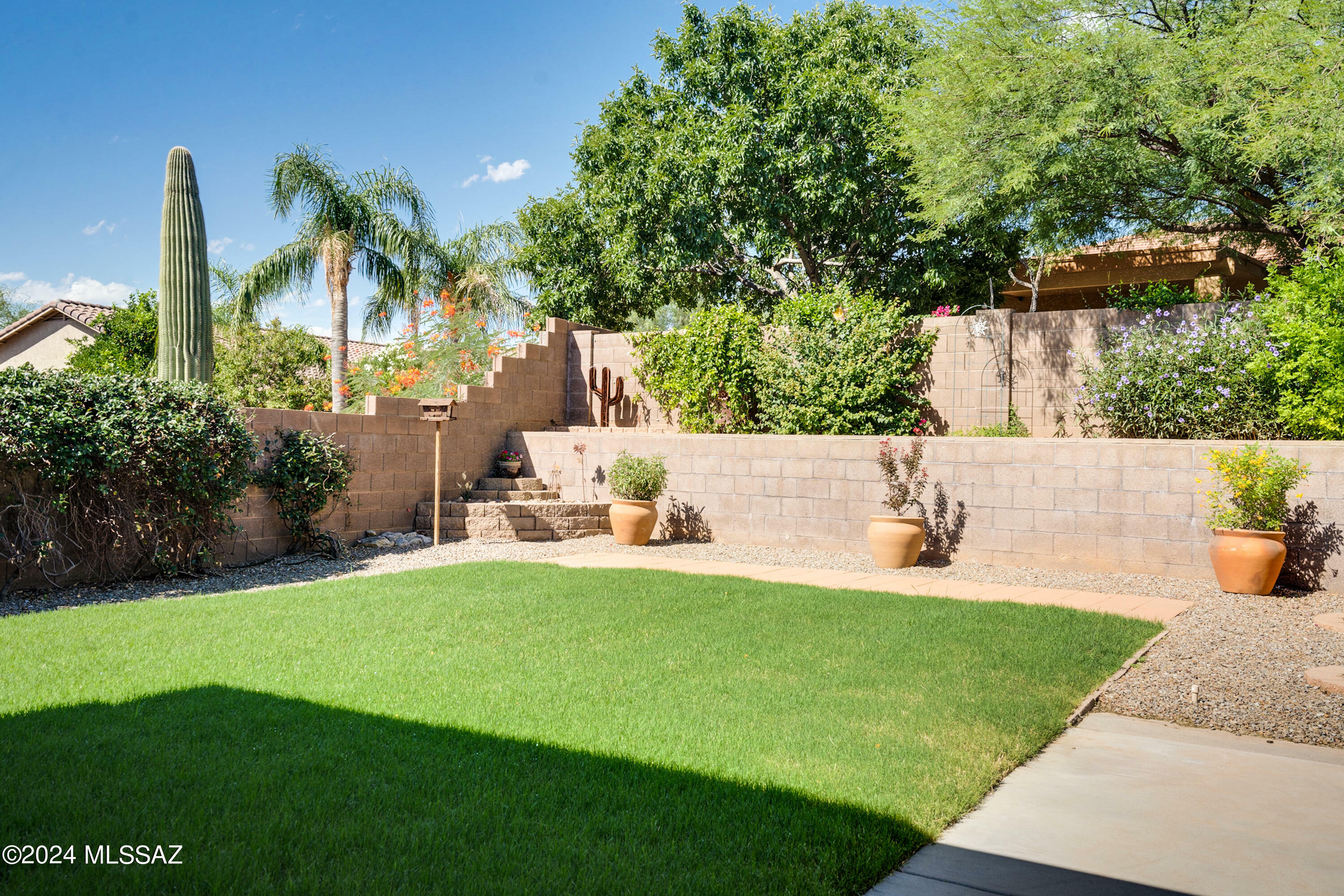 Property Photo:  14901 N Twin Lakes Drive  AZ 85739 