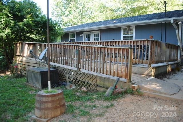 Property Photo:  106 West View Avenue  NC 28711 