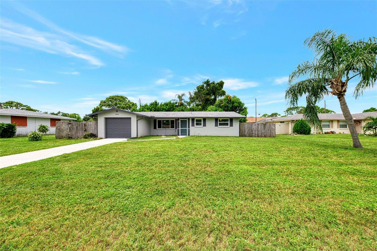 Property Photo:  2900 Siesta Drive  FL 34293 