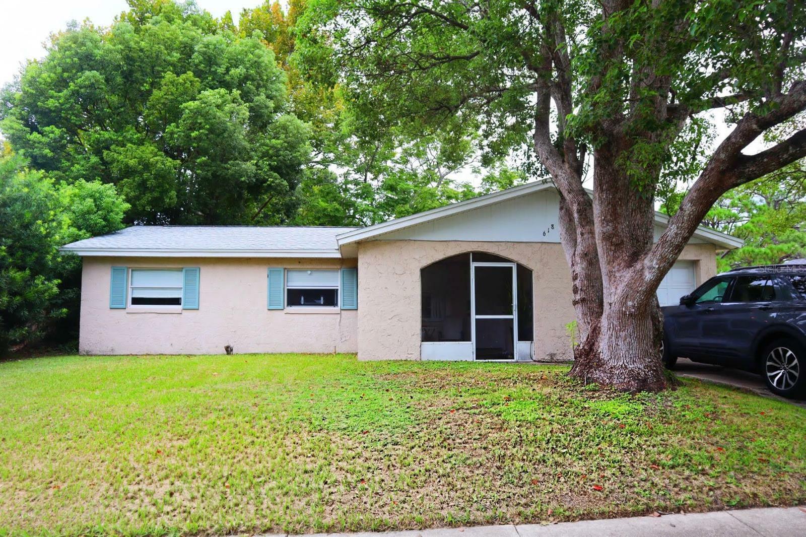 Property Photo:  618 David Street  FL 32708 