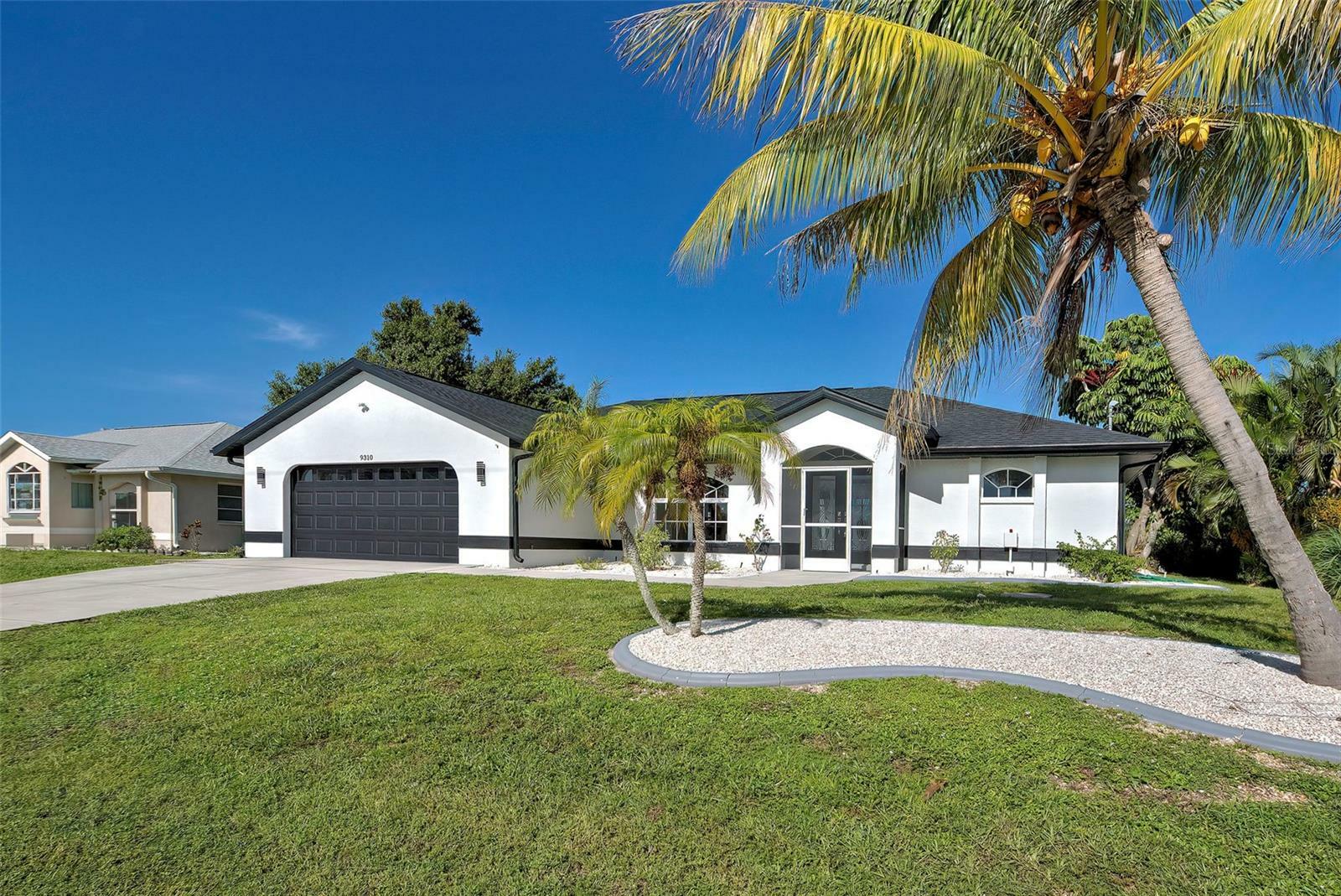 Property Photo:  9310 Rosebud Circle  FL 33981 