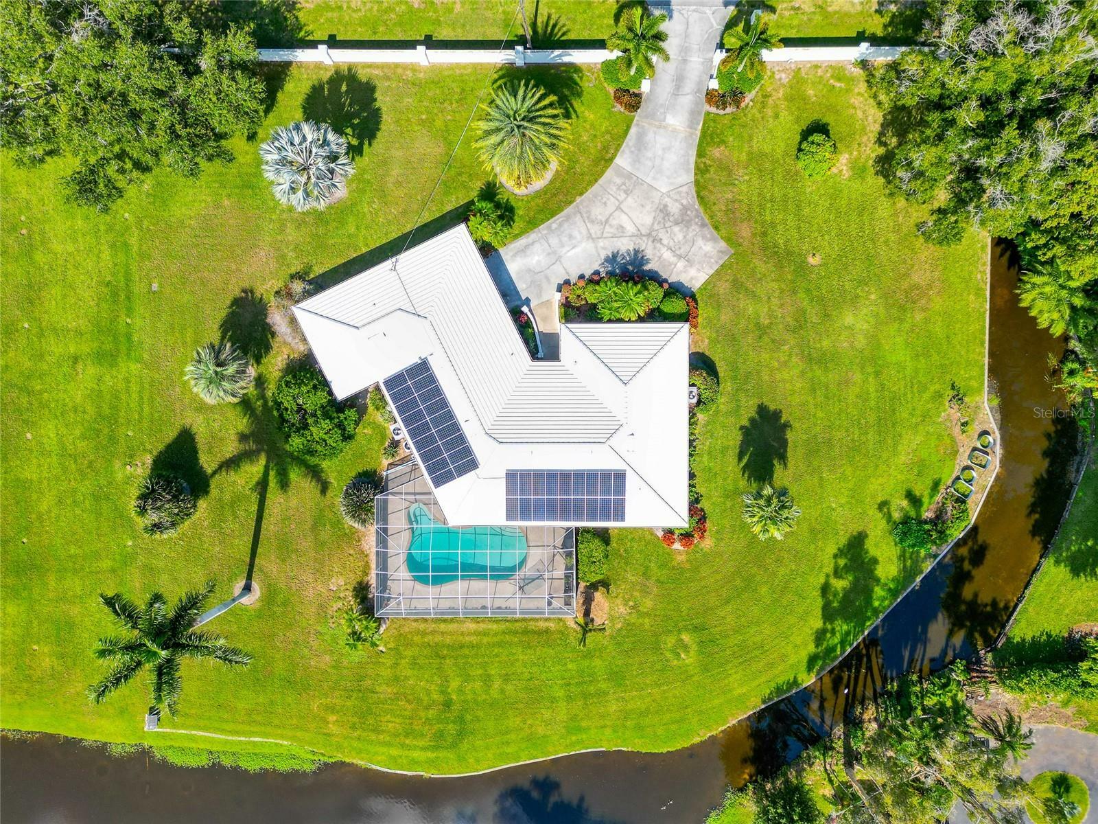 Property Photo:  3527 W Forest Lake Drive  FL 34232 