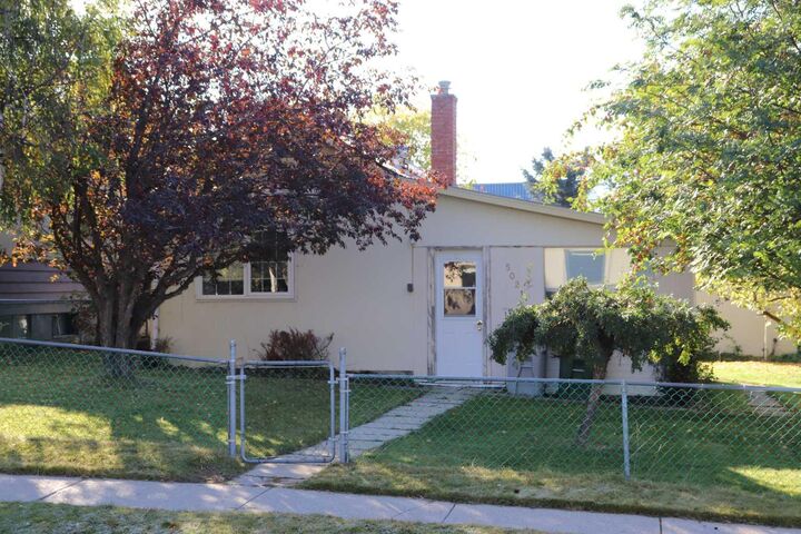 Property Photo:  5021 6 Avenue  AB T7E 1E7 