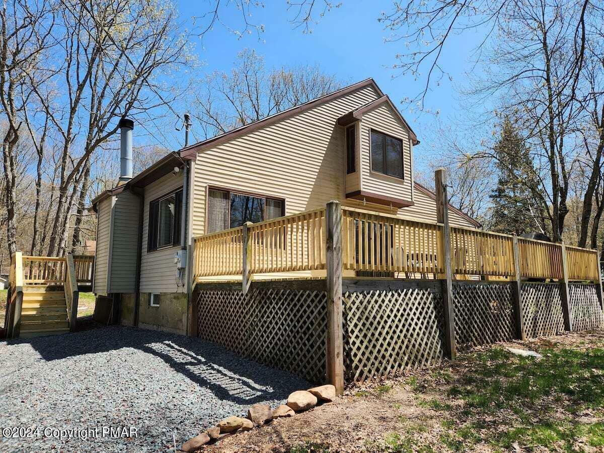 Property Photo: 62 Byron Lane PA 18210