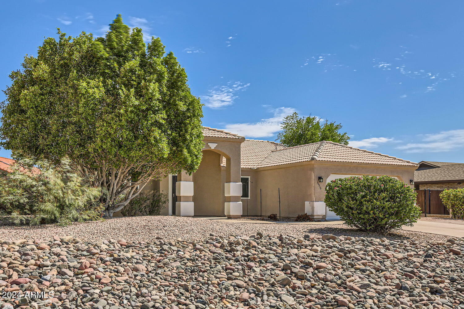 Property Photo:  16916 E Alamosa Avenue  AZ 85268 