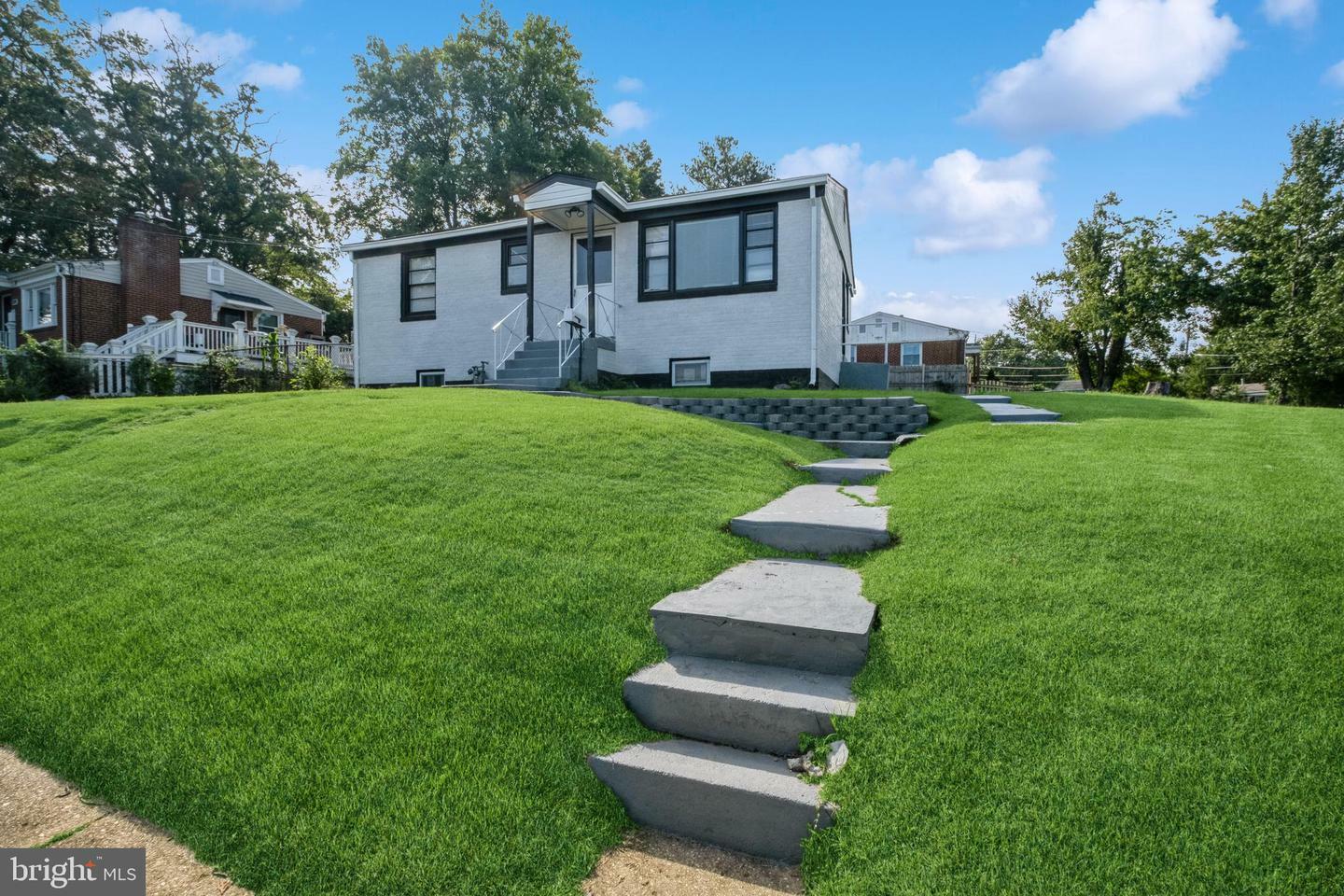 Property Photo: 1007 Lindsay Road MD 20745