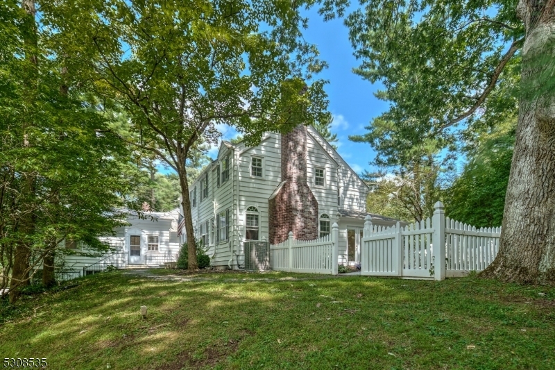 Property Photo:  180 Lake Rd  NJ 07920 