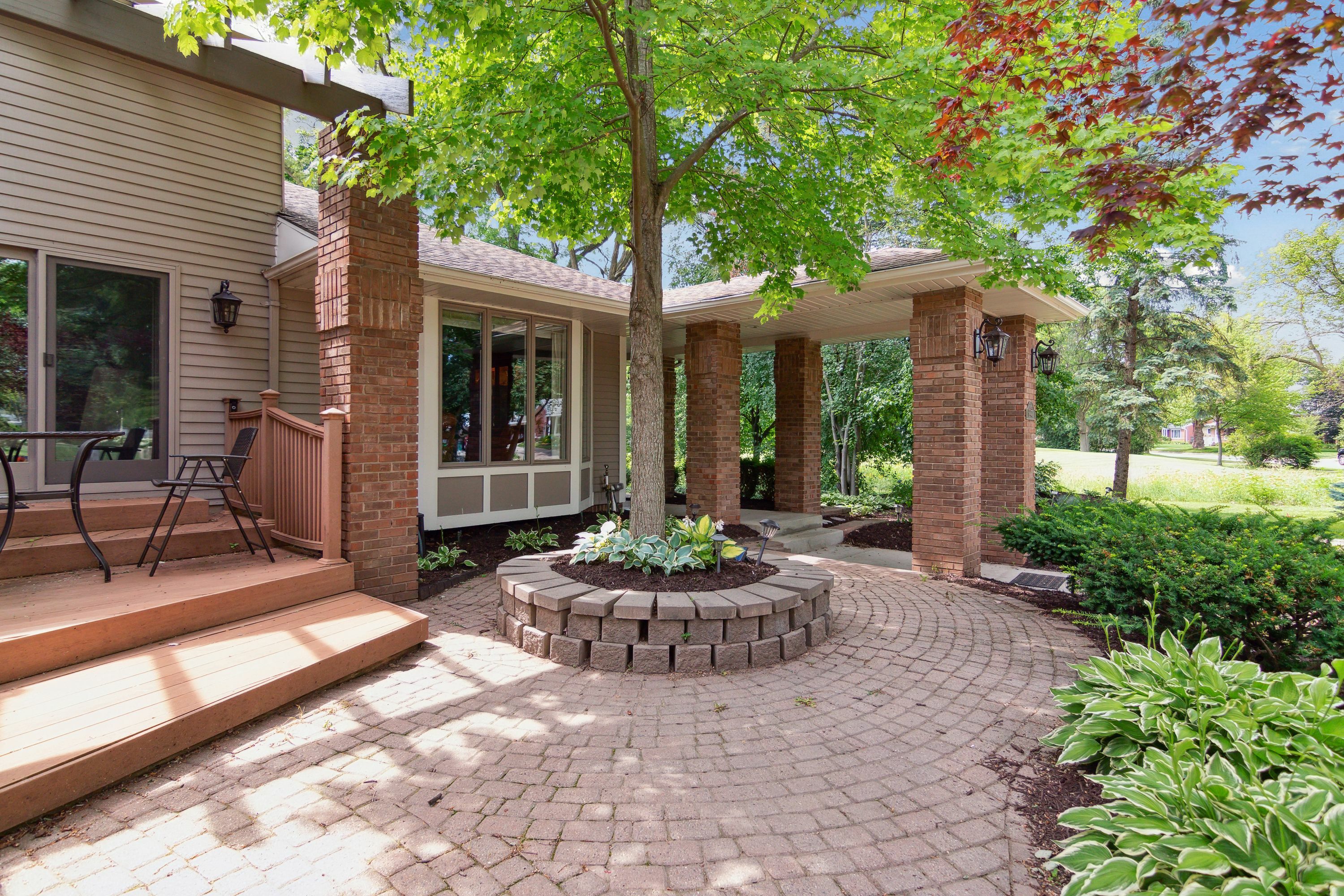 Property Photo:  41855 Brentwood Dr  MI 48170 2678 