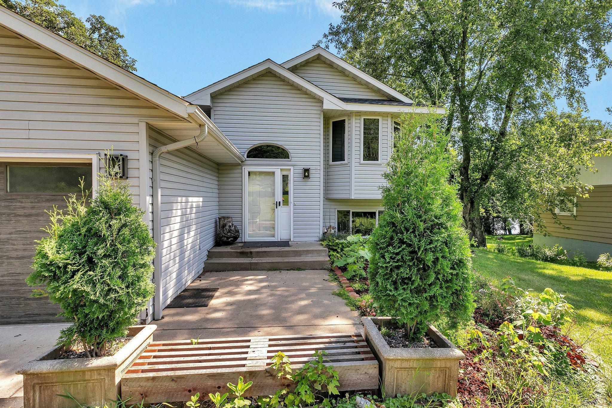 Property Photo:  344 Riverside Avenue S  MN 56377 