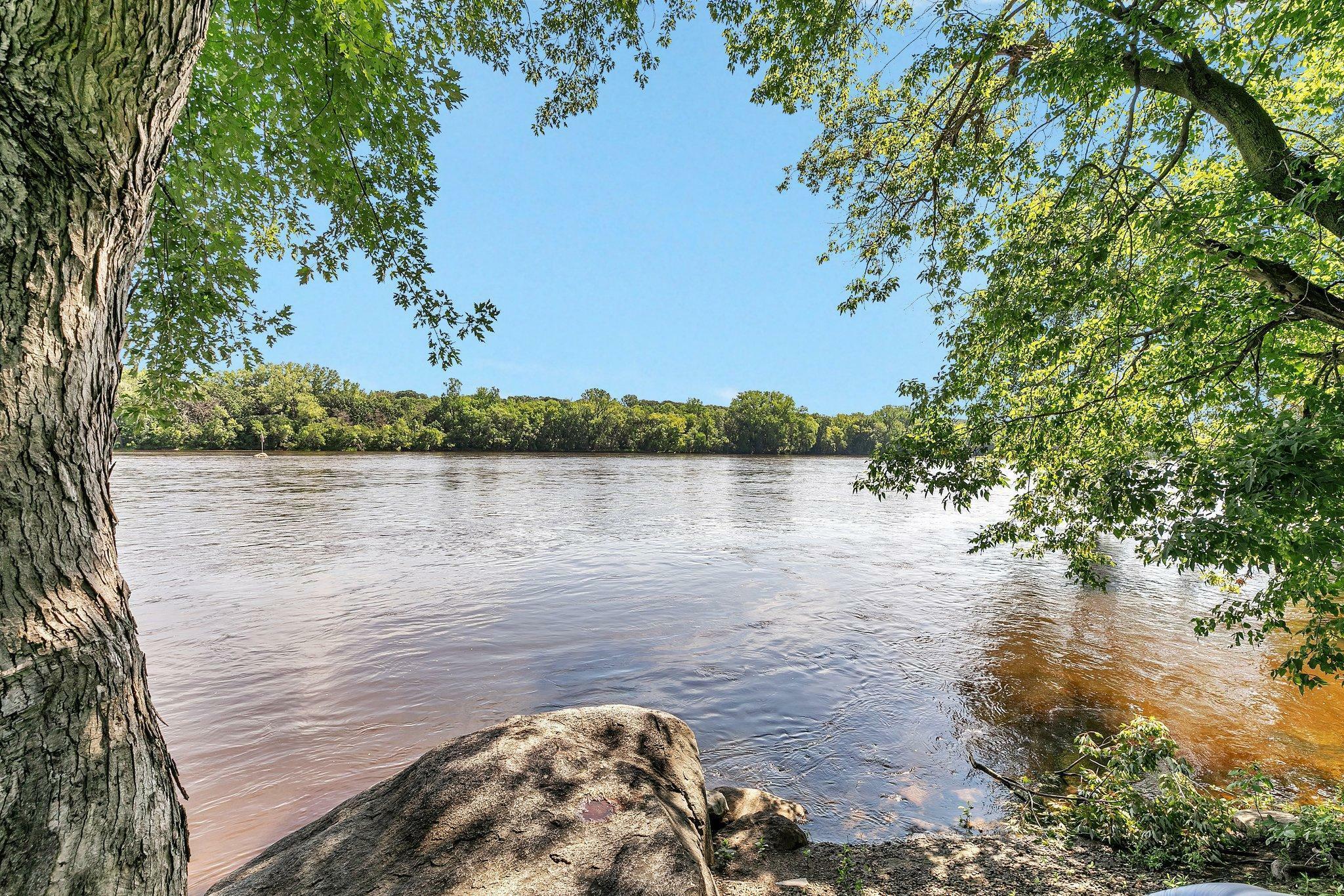 Property Photo:  344 Riverside Avenue S  MN 56377 