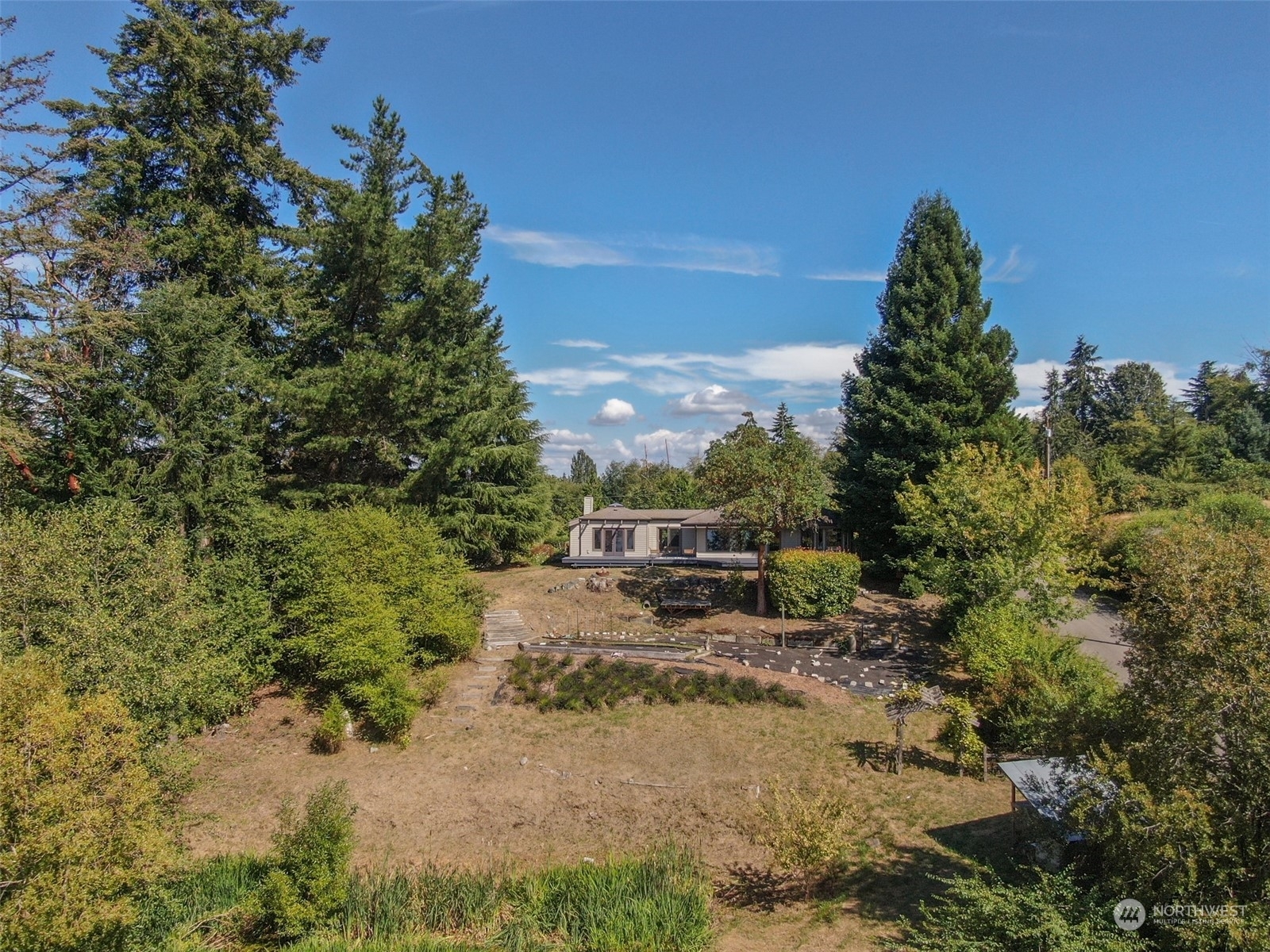 Property Photo:  11235 107 Avenue SW  WA 98070 