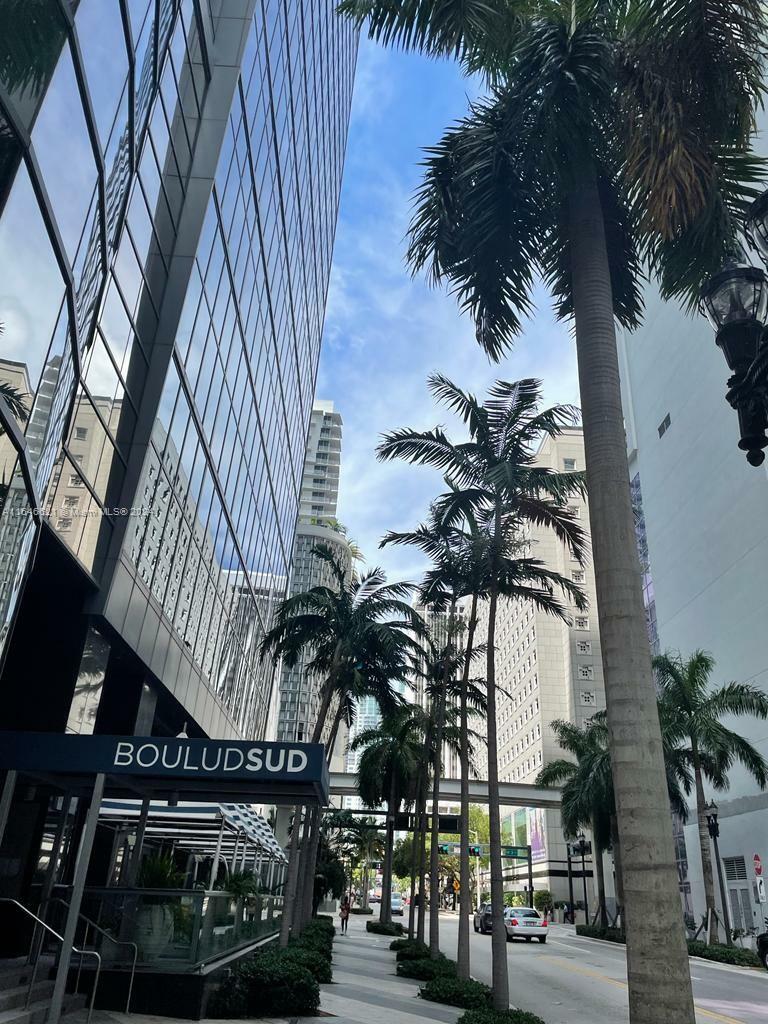 Property Photo:  200 Biscayne Boulevard Way 5007  FL 33131 