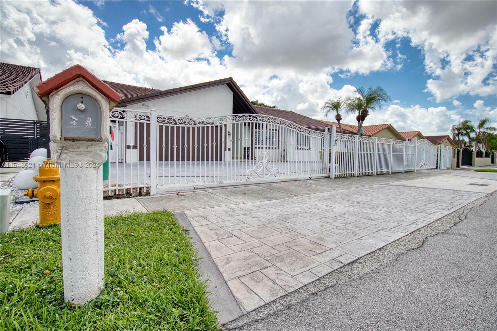 Property Photo:  1221 SW 139th Ave  FL 33184 