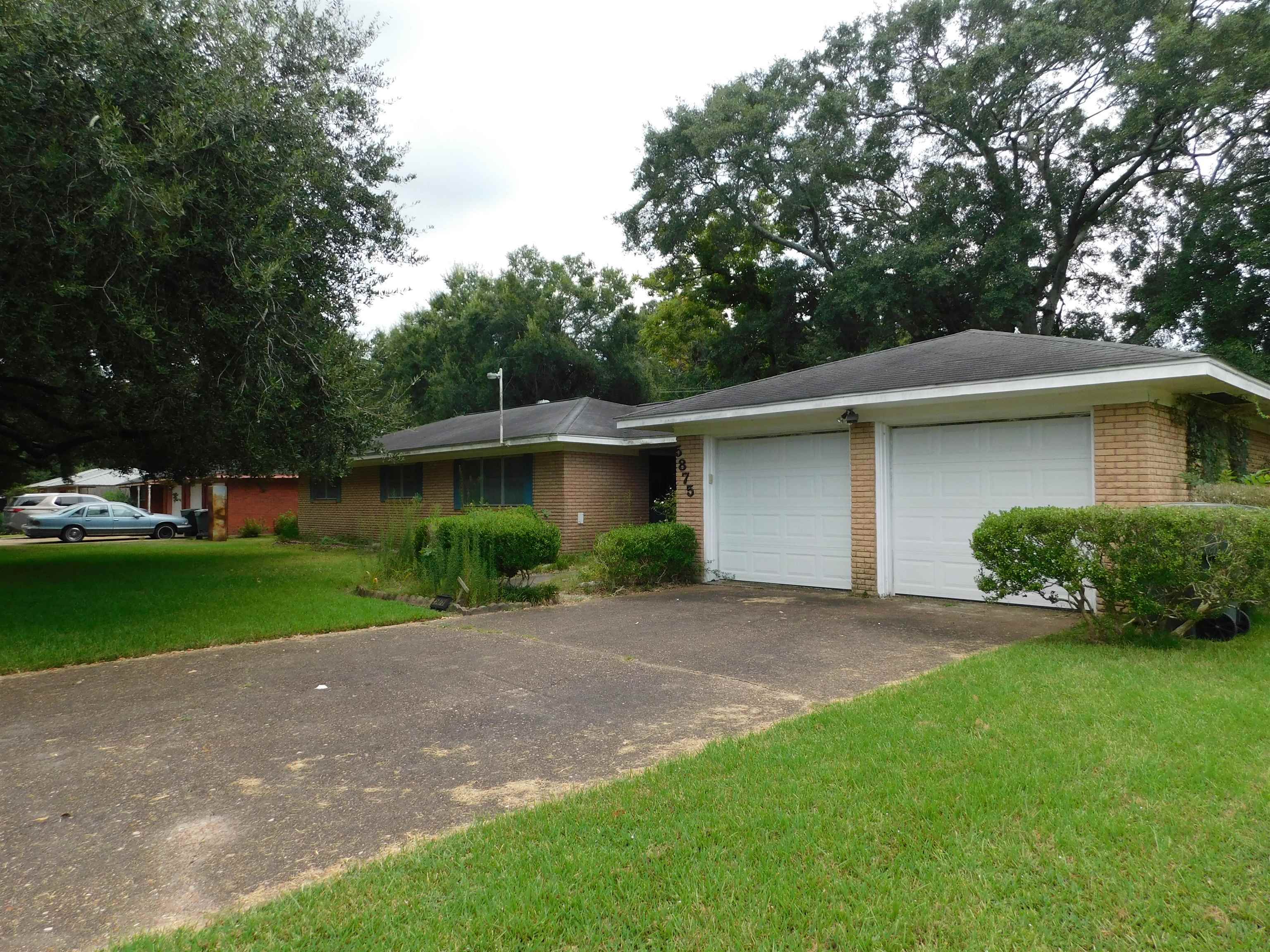 Property Photo:  5875 Avie Ln  TX 77708 