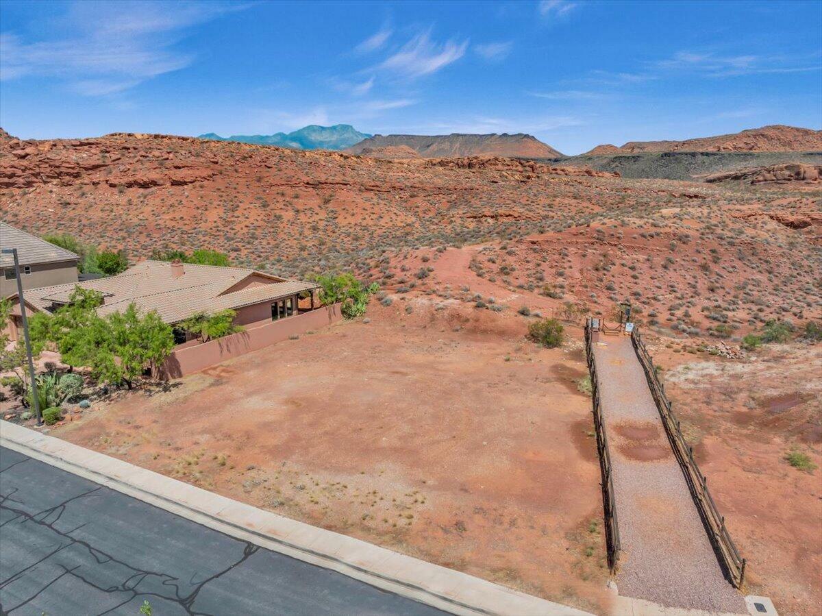 Property Photo:  2072 N Cascade Canyon Dr  UT 84770 