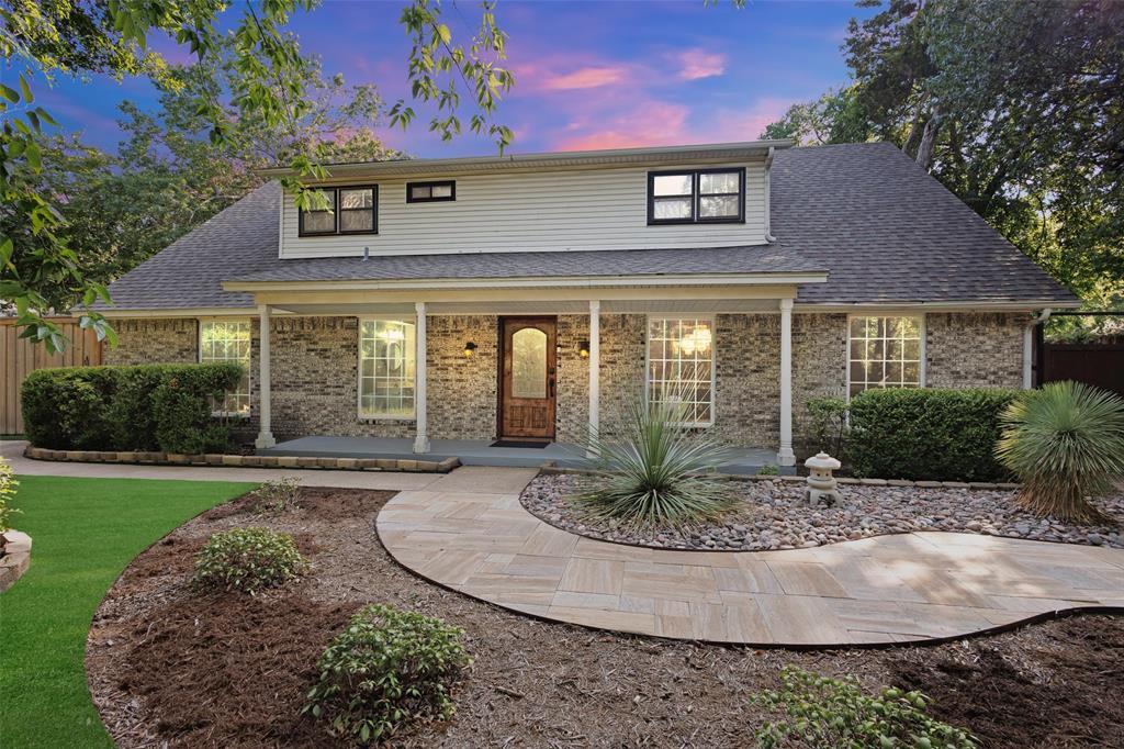 Property Photo: 602 Roundtop Boulevard TX 75116