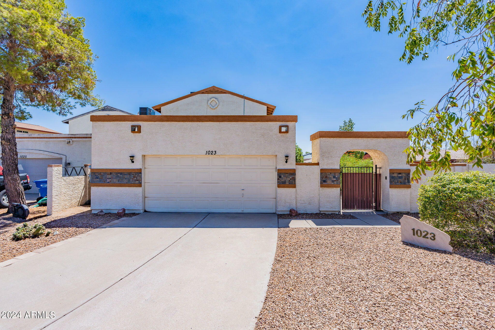 1023 E Escuda Drive  Phoenix AZ 85024 photo